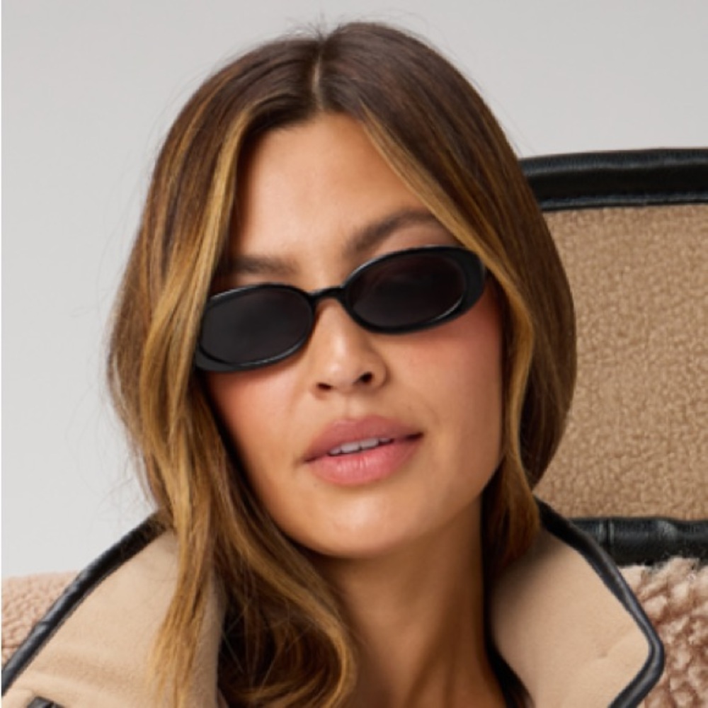 Jason Wu Sleek Black Oval Sunglasses NWT - Picture 2 of 6